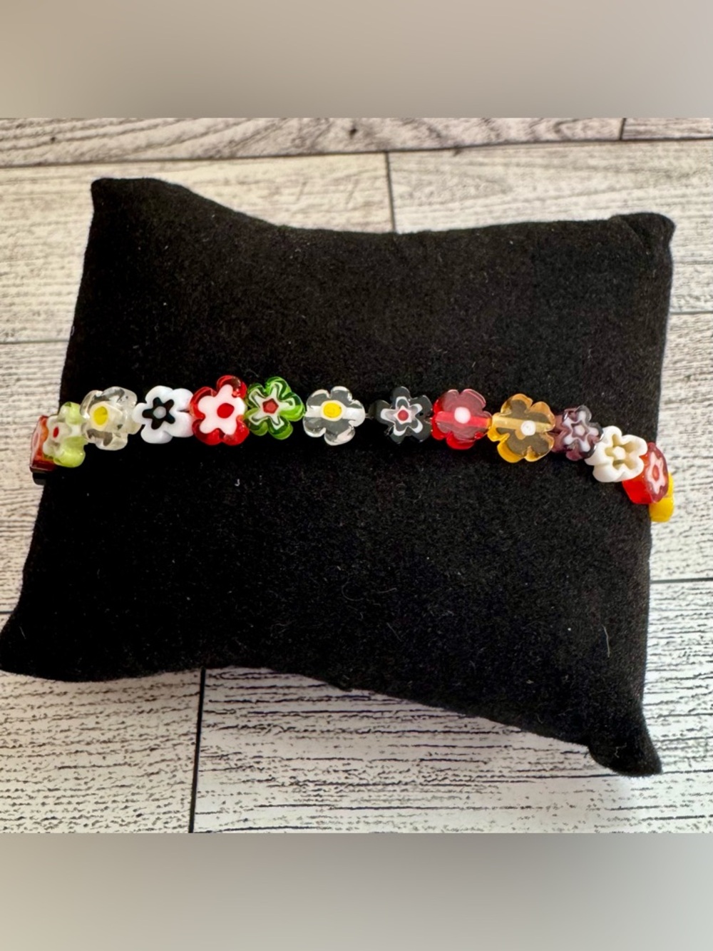 Flower Bead Stretch Bracelet - multicolor